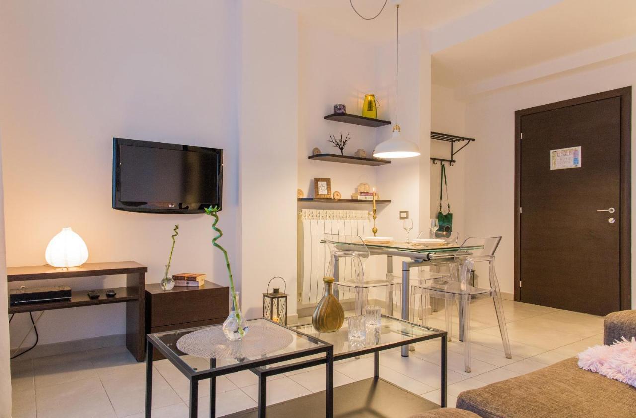 One Love Metropolitan Apartment Bucharest Luaran gambar