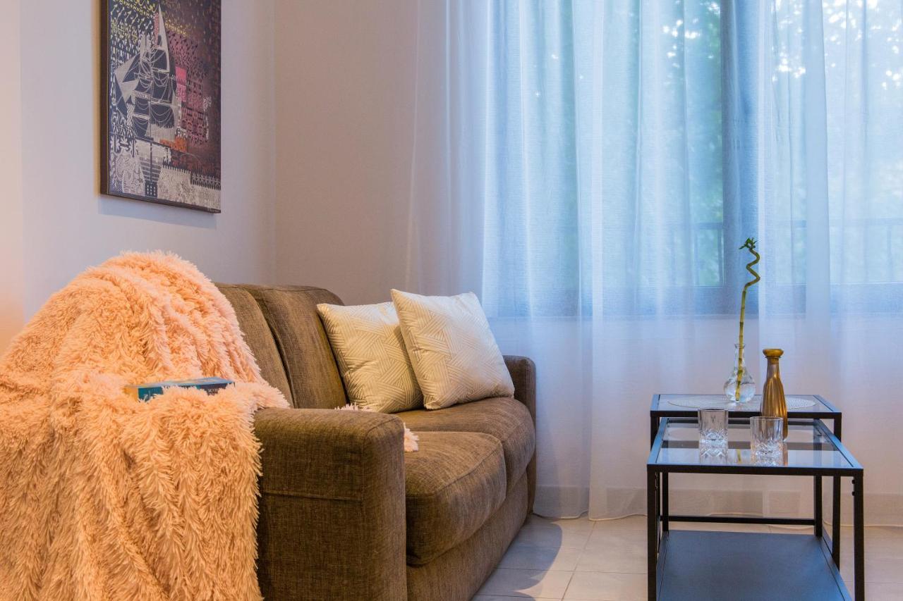 One Love Metropolitan Apartment Bucharest Luaran gambar