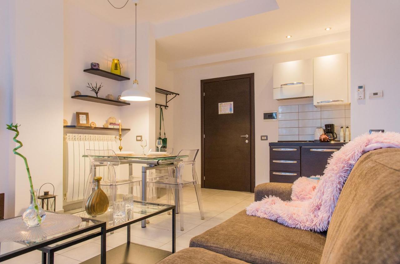 One Love Metropolitan Apartment Bucharest Luaran gambar